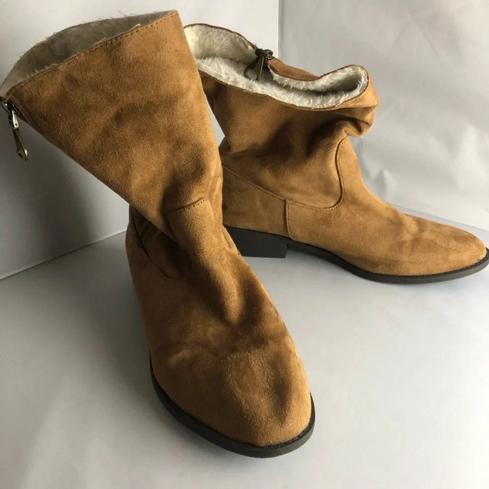 Maurices Faux fur ankle boots Fold Over Women’s size 11 Tan Side Zipper‎ EUC